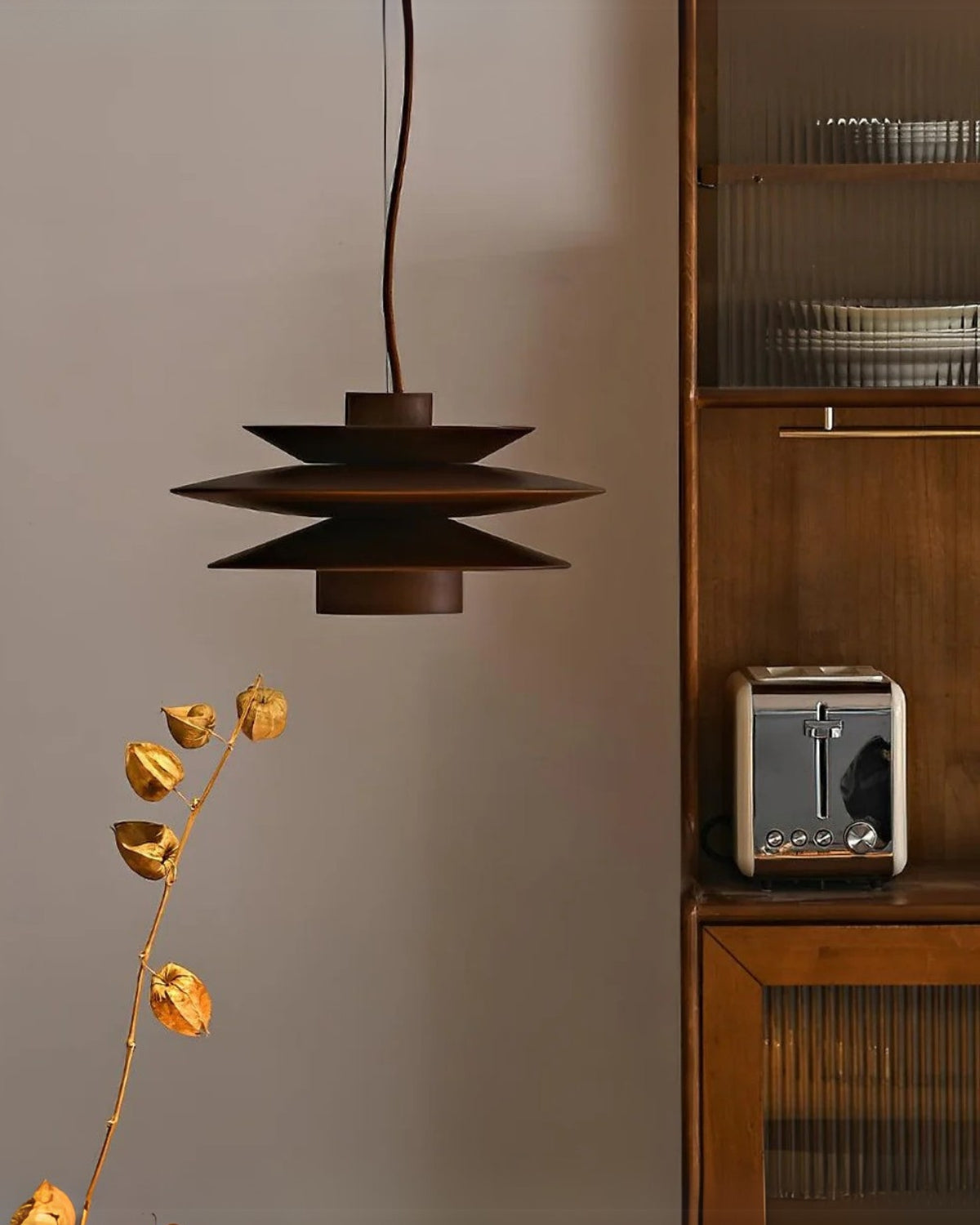 Luminaire suspendu moderne en bois de noyer avec design en couches – lampe de plafond élégante pour salle à manger et salon avec diffusion de lumière chaleureuse | Restfield