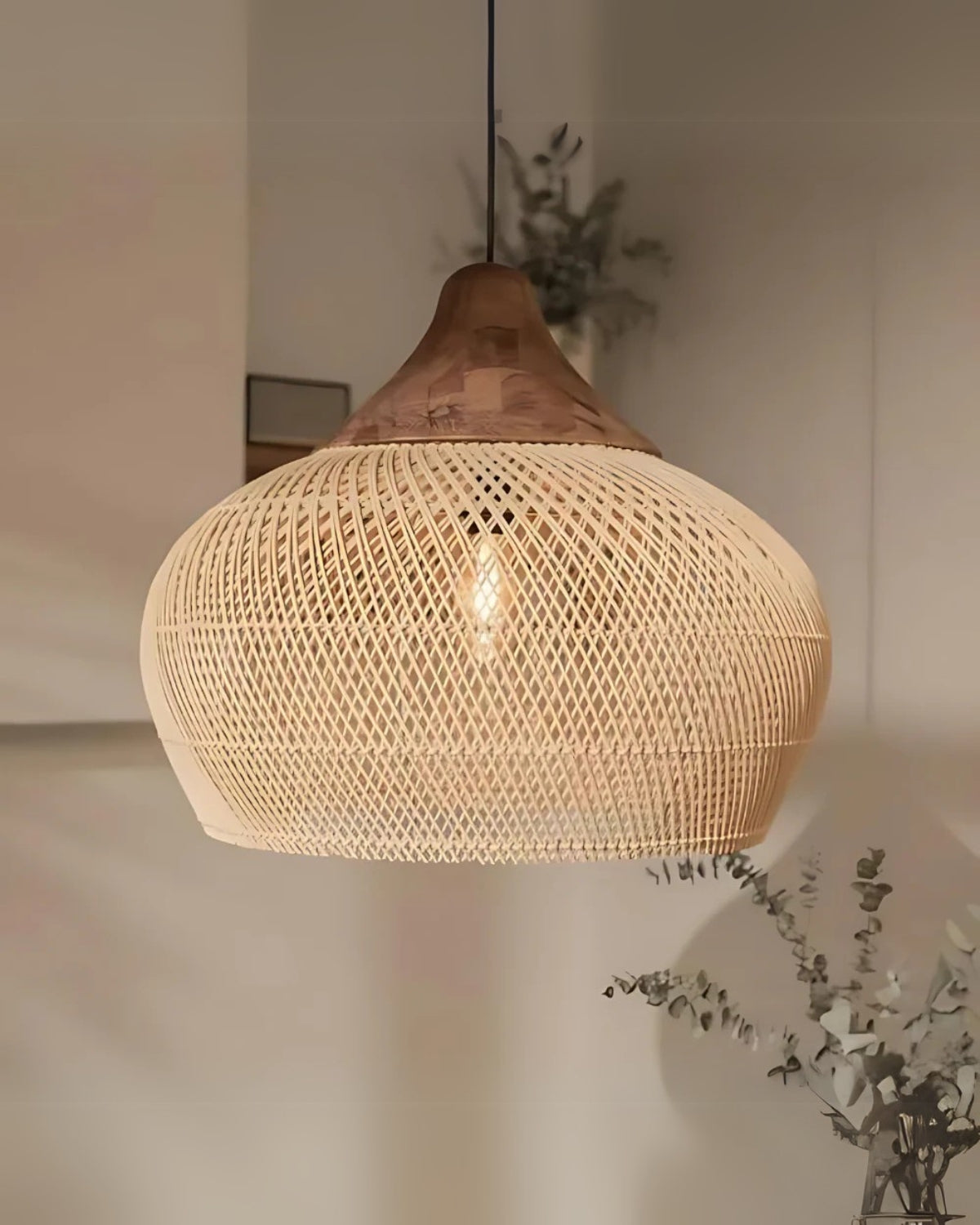 Handgewebte Rattan-Hängeleuchte im Boho-Stil – natürliche Deckenlampe für Esszimmer und Wohnzimmer mit warmer Lichtabstrahlung | Restfield